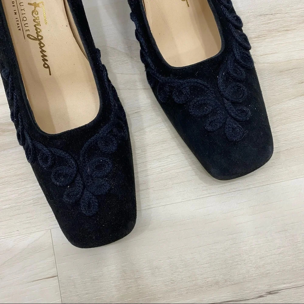 Vintage Ferragamo textured velvet paisley black suede lace heels size 7.5